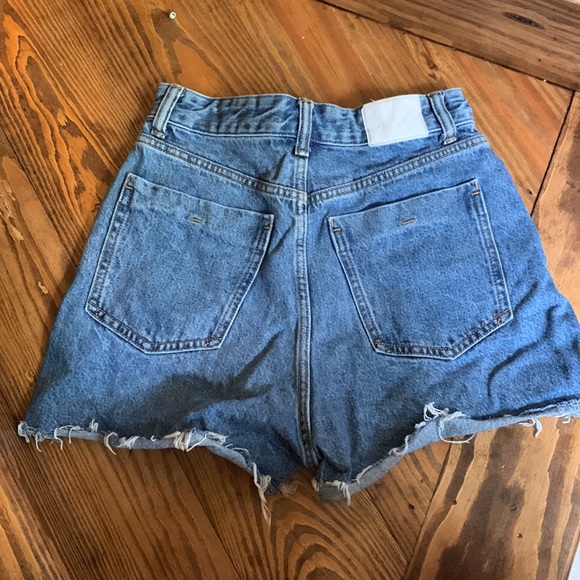 Zara Shorts - Picture 2 of 3